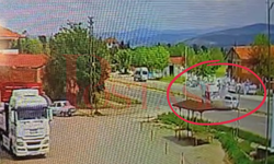 Taşköprü'de ambulans ile otomobil çarpıştı: Feci kaza güvenlik kamerasına anbean yansıdı!