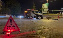 Feci kaza: Otomobiller çapıştı: 1 kişi hayatını kaybetti