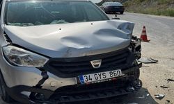 Son dakika: Hanönü'de 2 otomobil çarpıştı