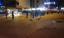 Omuz atma kavgası çığırından çıktı: Tekme ve yumruklarla saldırı!