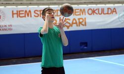 Kastamonu’da Engel Dinlemedi: Tek Eliyle Hentbol Sahalarında Zafer Kazanıyor