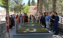 Kastamonu'da şehidimiz kabri başında dualarla anıldı
