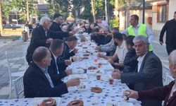 Kastamonu’nun ilçesinde vatandaşlar, kahvaltıda bayramlaştı