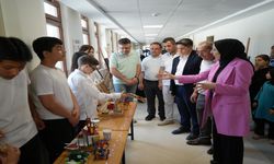 Kastamonulu öğrencilerden atık malzemelerle sanat şöleni