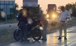 Taşköprü’de korkutan kaza: Sürücülerin gözü önünde devrildi!