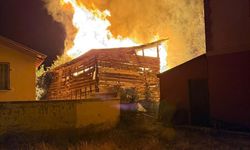 Kastamonu'da feci olay: Samanlıkta çıkan yangın 3 eve sıçradı!
