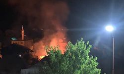 Kastamonu'da ilçesinde feci yangın: Samanlık küle döndü!