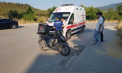 Tek taraflı motosiklet kazasında 2 kişi yaralandı