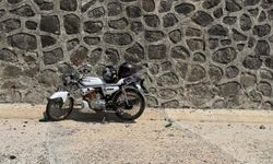 Teker patladı, motosiklet metrelerce sürüklendi: 2 Yaralı