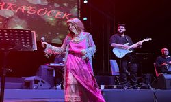 İnebolu’da festival coşkusu: Gülden Karaböcek sahne aldı