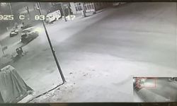 Kamyonet ile otomobil kafa kafaya çarpıştı: Feci kazada 1'i ağır 2 yaralı