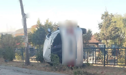 Kastamonu'da hakimiyetini kaybeden sürücü refüje devrildi