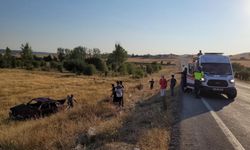 Korkutan kaza: Takla atan araç tarlaya uçtu: Yaralılar var!