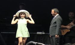 Melek Mosso’dan Kastamonu'da Coşkulu Performans (görüntülü haber)