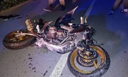Feci kaza: Direğe çarpan motosiklet sürücüsü öldü!