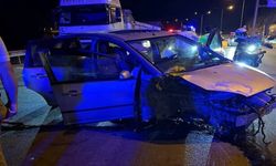 Feci Kaza: Otomobil Bariyere Çarptı, 1 Ölü 3 Yaralı