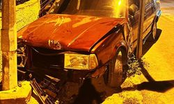 Kastamonu’da Faciadan Dönüldü: Önce Durağa Ardından Direğe Çarptı!