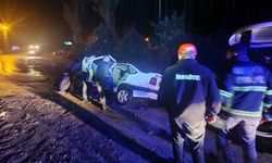 Yağış Sonrası Otomobil Çamura Saplandı