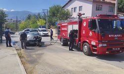 Trafikte korku dolu anlar: Otomobil cayır cayır yandı