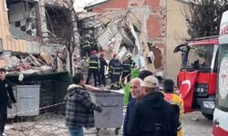 6 Katlı Bina Çöktü: Ekipler Zamanla Yarışıyor!