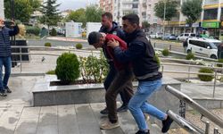 Babasını tüfekle öldürmüştü, adliyeye sevk edildi