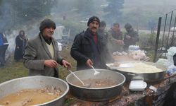 Kastamonu’da Gelenek Devam Ediyor: Ballı Baba Türbesi’nde Buluştular