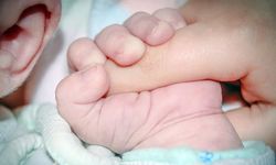 Ebeveynlere müjde: Doğum izni 24 haftaya çıkıyor