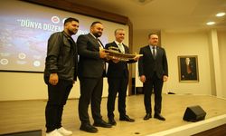 Kastamonu'da Konuşan Yalçın: 'Türkiye, Savunma Sanayinde Büyük Atılım Yaptı'