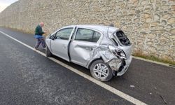 Cenazeye Giderken Hanönü’de Kaza Yaptılar: 3 Kişi Yaralandı