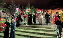 Kastamonu’da Vatandaşlardan Gazze’ye Destek: Cumhuriyet Meydanı’nda Tek Yürek