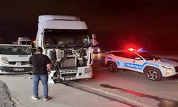 Tır Hepsini Biçti: Kontrolden Çıktı Park Halindeki 5 Otomobile Çarptı