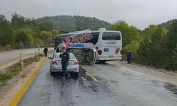 Kastamonu'da feci kaza! Yolcu otobüsü ile otomobil çarpıştı: Otomobil takla attı