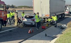 Feci Kaza: Otomobil Tıra Çarptı, Sürücü Hayatını Kaybetti