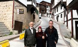 Kastamonu Vali Yardımcısı Mevlüt Özmen, anne ve babasına Kastamonu'yu gezdirdi