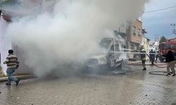 Park Halindeki Minibüs Alev Topuna Döndü