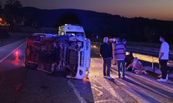 Minibüs ile Otomobil Çarpıştı: Feci Kazada 9 Kişi Yaralandı!