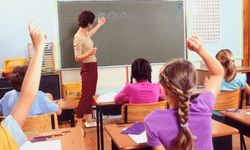 2025 Öğretmenler günü ne zaman? Öğretmenler günü resmi tatil mi?