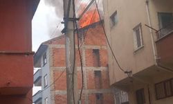 Alevler Bir Anda Yükseldi: Kastamonu'da Çatı Yangını Korkuttu