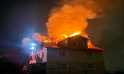 Azdavay’da korkutan yangın: Çatı alev alev yandı