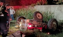 Feci kaza: Devrilen traktörün altında kaldı!