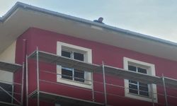 Kastamonu'da TOKİ Konutlarında Alacak Krizi: Vatandaş İnşaatın Çatısına Çıktı
