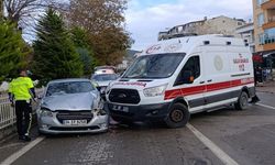 Kastamonu’da Otomobil ile Ambulans Çarpıştı!