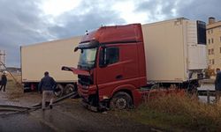 D-100’de Hareketlilik: Makaslayan TIR Trafiği Aksattı