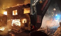 İki Katlı Ev Kül Oldu: Görme Engelli Bir Kişi Yaşamını Yitirdi