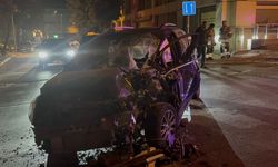 Yasak Dönüş Faciası: Otobüs ile Otomobil Kafa Kafaya Çarpıştı, 3 Yaralı