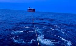 Kastamonu açıklarında isabet aldı: 'Virat' isimli gemi Türkeli'ye çekiliyor!