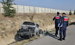 Kontrolden Çıkan Otomobil Devrildi, Karı Koca Hastanelik Oldu