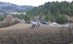 Odun taşıyan traktör devrildi: 1 ölü, 1 yaralı var!