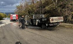 Seyir Halindeki Kamyonet Alev Alev Yandı