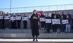 Üniversite öğrencileri Kastamonu'da şehitleri andı